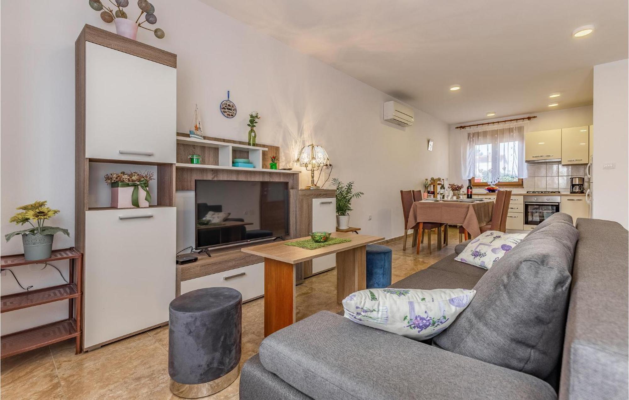 Awesome Apartment In Pula With Wifi Экстерьер фото