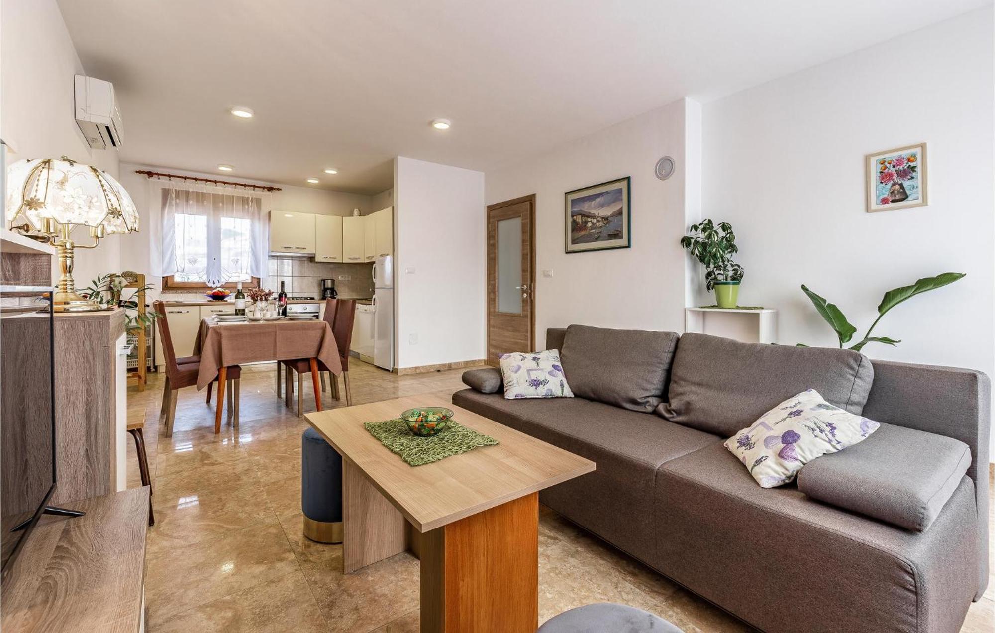 Awesome Apartment In Pula With Wifi Экстерьер фото