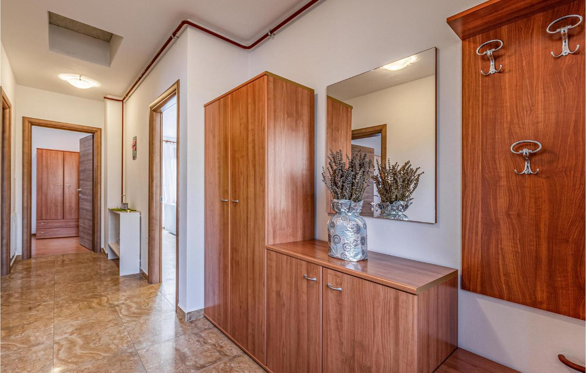 Awesome Apartment In Pula With Wifi Экстерьер фото