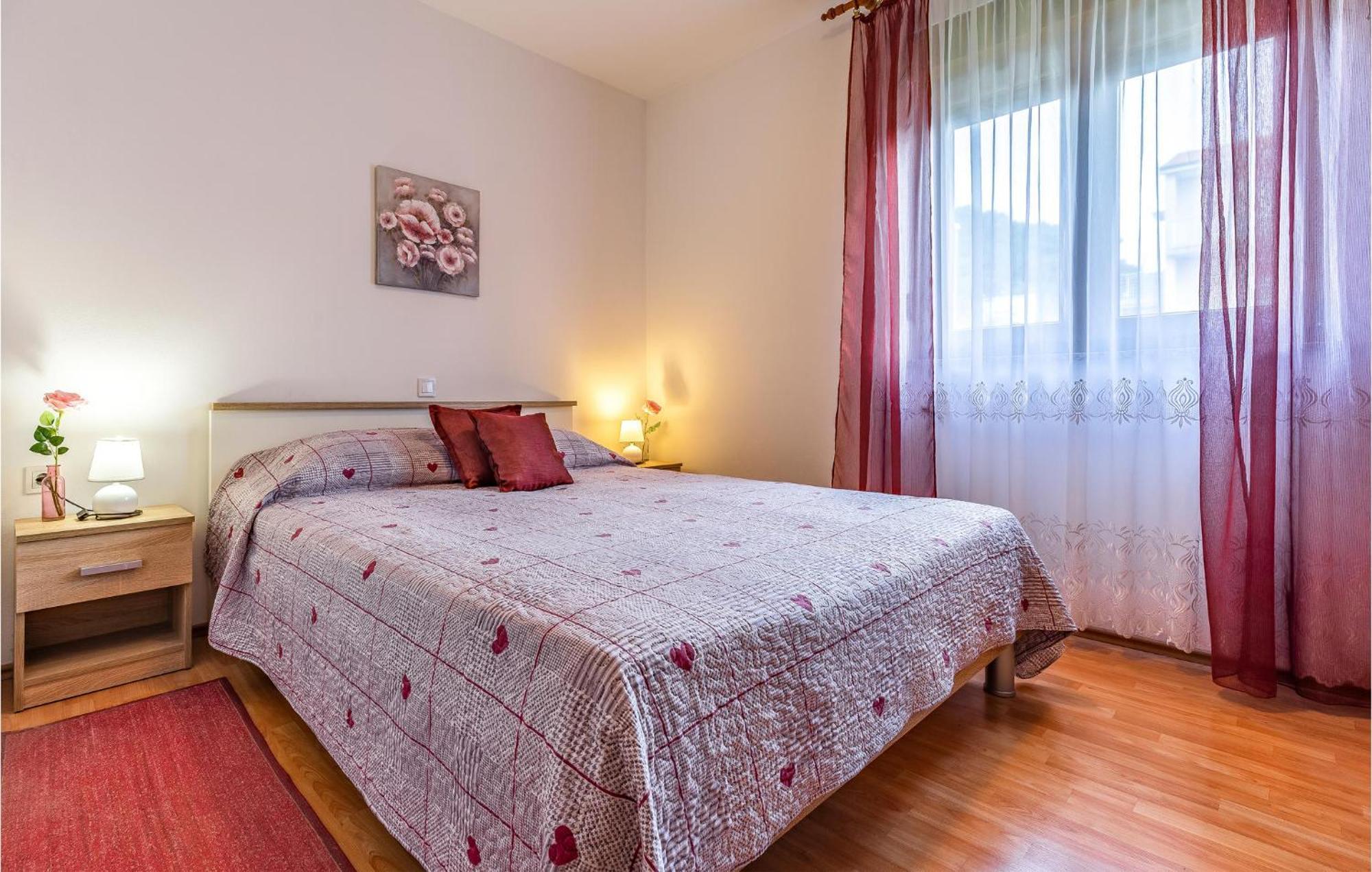 Awesome Apartment In Pula With Wifi Экстерьер фото
